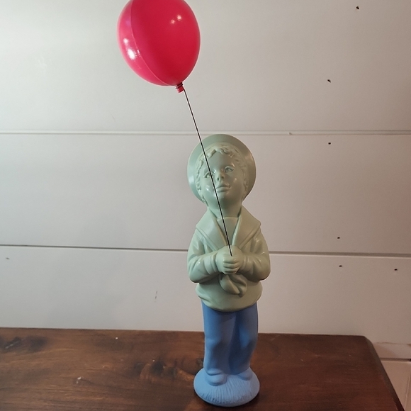 Vintage Avon Red and Blue Child with Balloon Bottle. - Picture 1 of 9